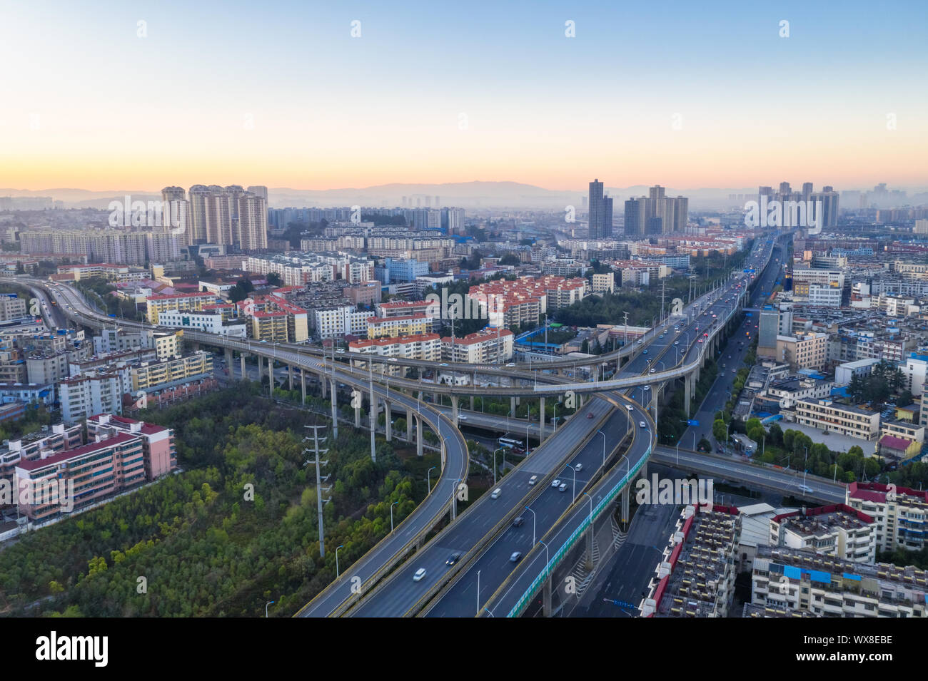 Kunming City Interchange in Sunrise Stockfoto