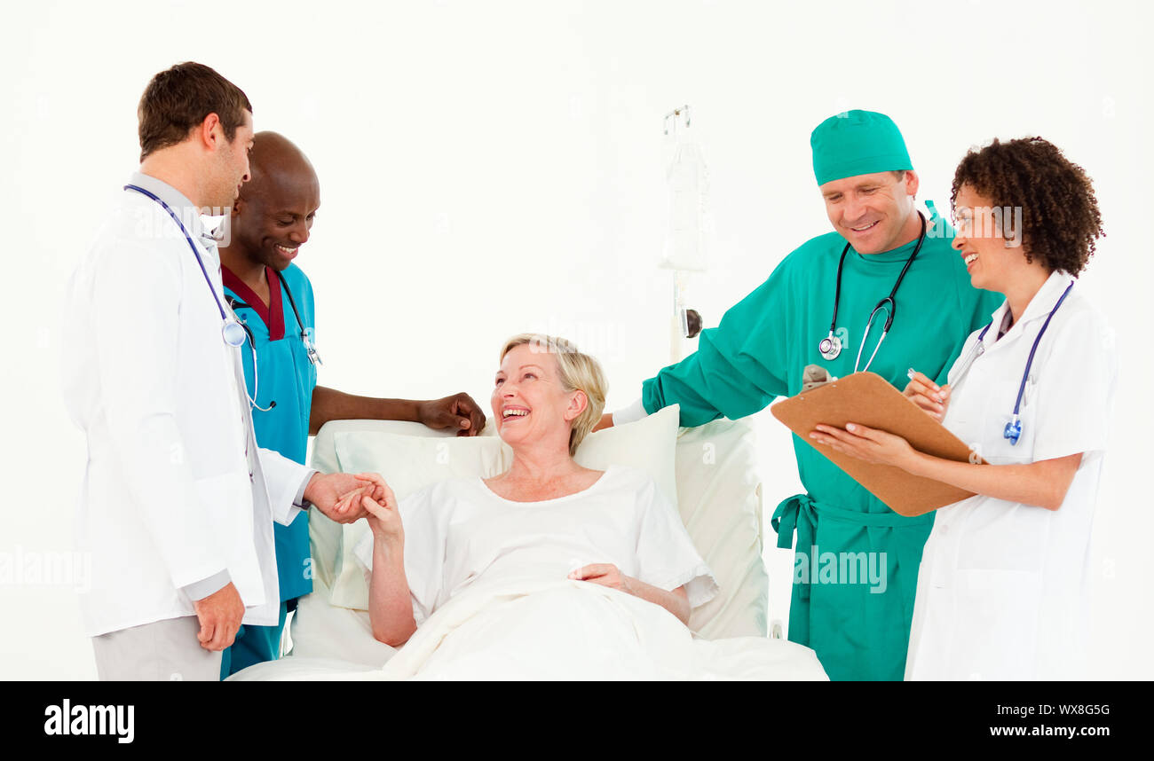 Portrait von verschiedenen Arzt Untersuchung eines Patienten Stockfoto