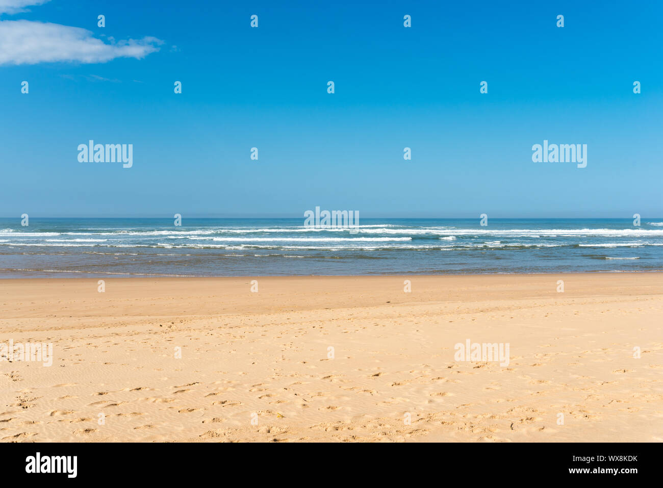 Der schöne Strand und die Mündung des Flusses Aljezur Praia da Amoreira Stockfoto
