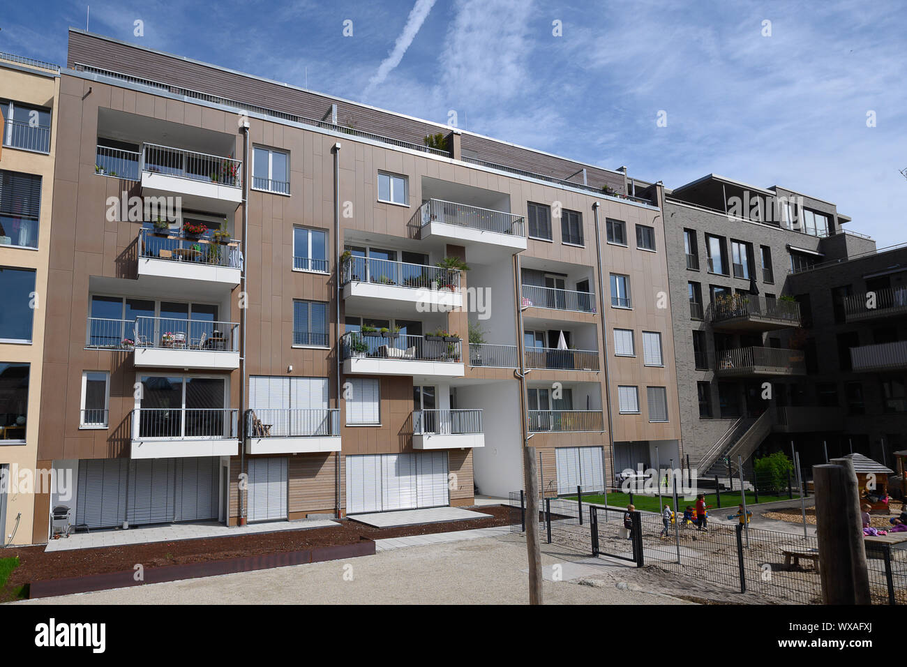 10. September 2019, Baden-Württemberg, Tübingen: ein Haus, dessen grundlegende Struktur besteht aus Holz, steht in eine neue Entwicklung. (Dpa: "auf dem falschen Weg - Diskussion über Holzbau') Foto: Sebastian Gollnow/dpa Stockfoto