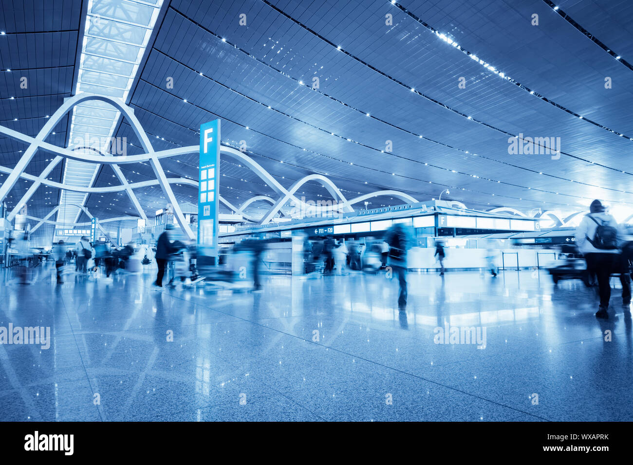 Flughafen lobby und Beifahrer Bewegungsunschärfe Stockfoto