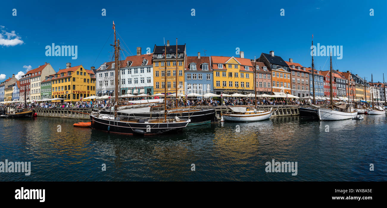 Nyhavn-Viertel ist eines der berühmtesten Wahrzeichen in Kopenhagen, Dänemark Stockfoto