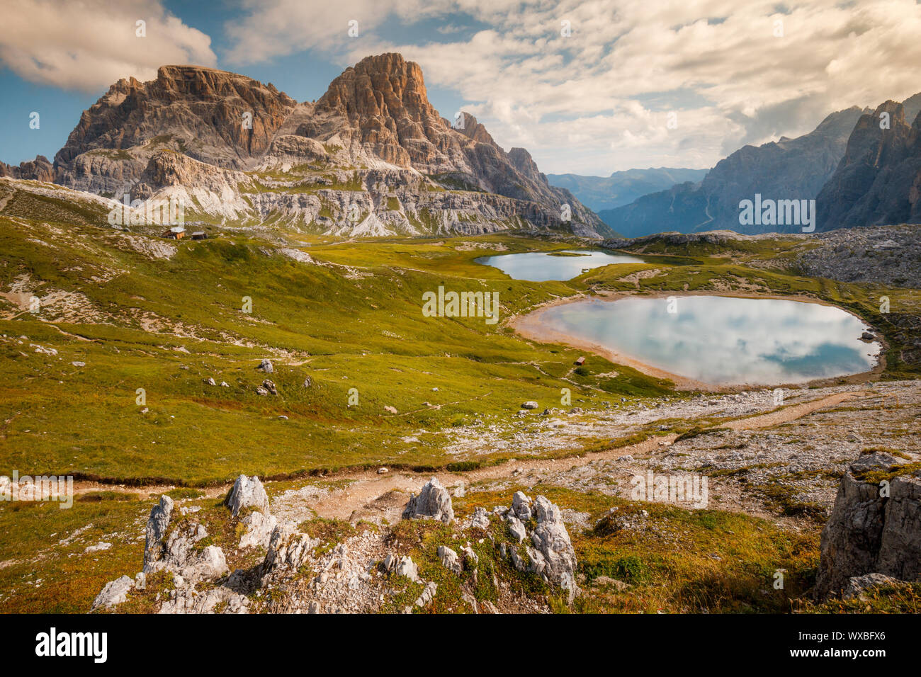 Farbenfrohe Sommer in Italien Alpen, die Drei Zinnen, Dolomiten, Europa. Stockfoto