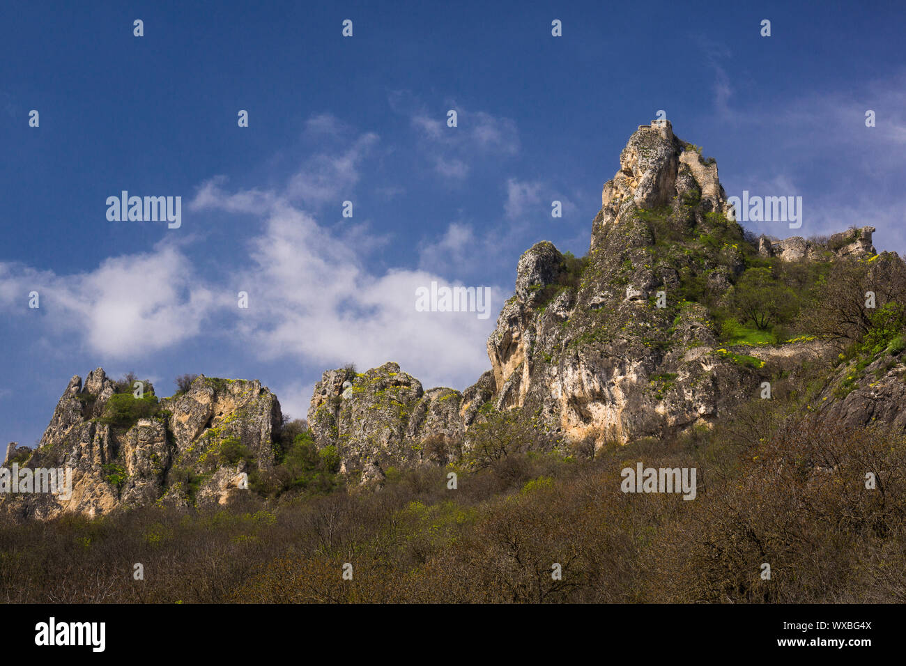 Alten, verlassenen Festung auf dem Hügel Stockfoto