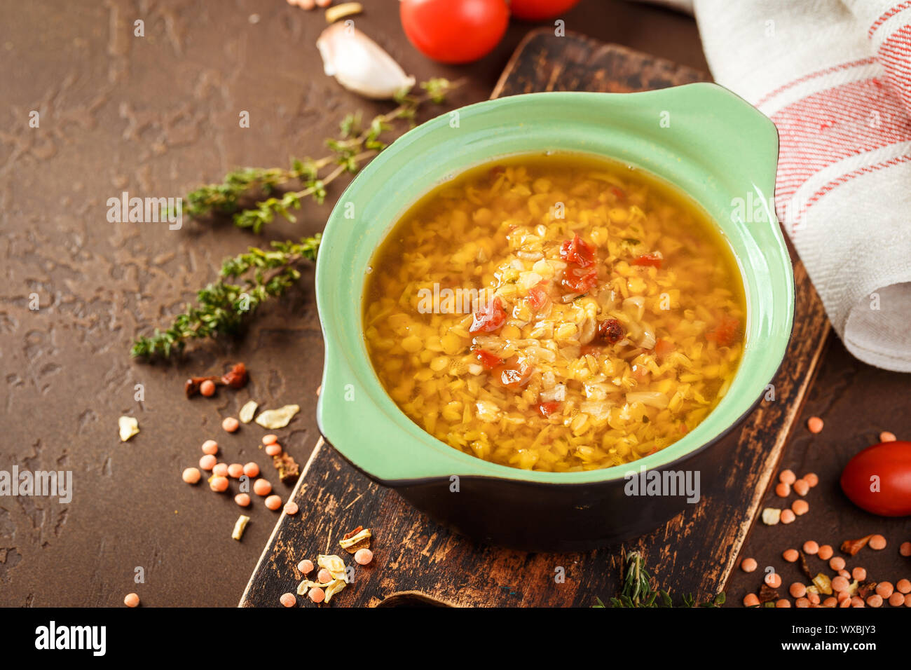 Linsensuppe - masoor Dal oder Dal Tadka Curry Stockfoto