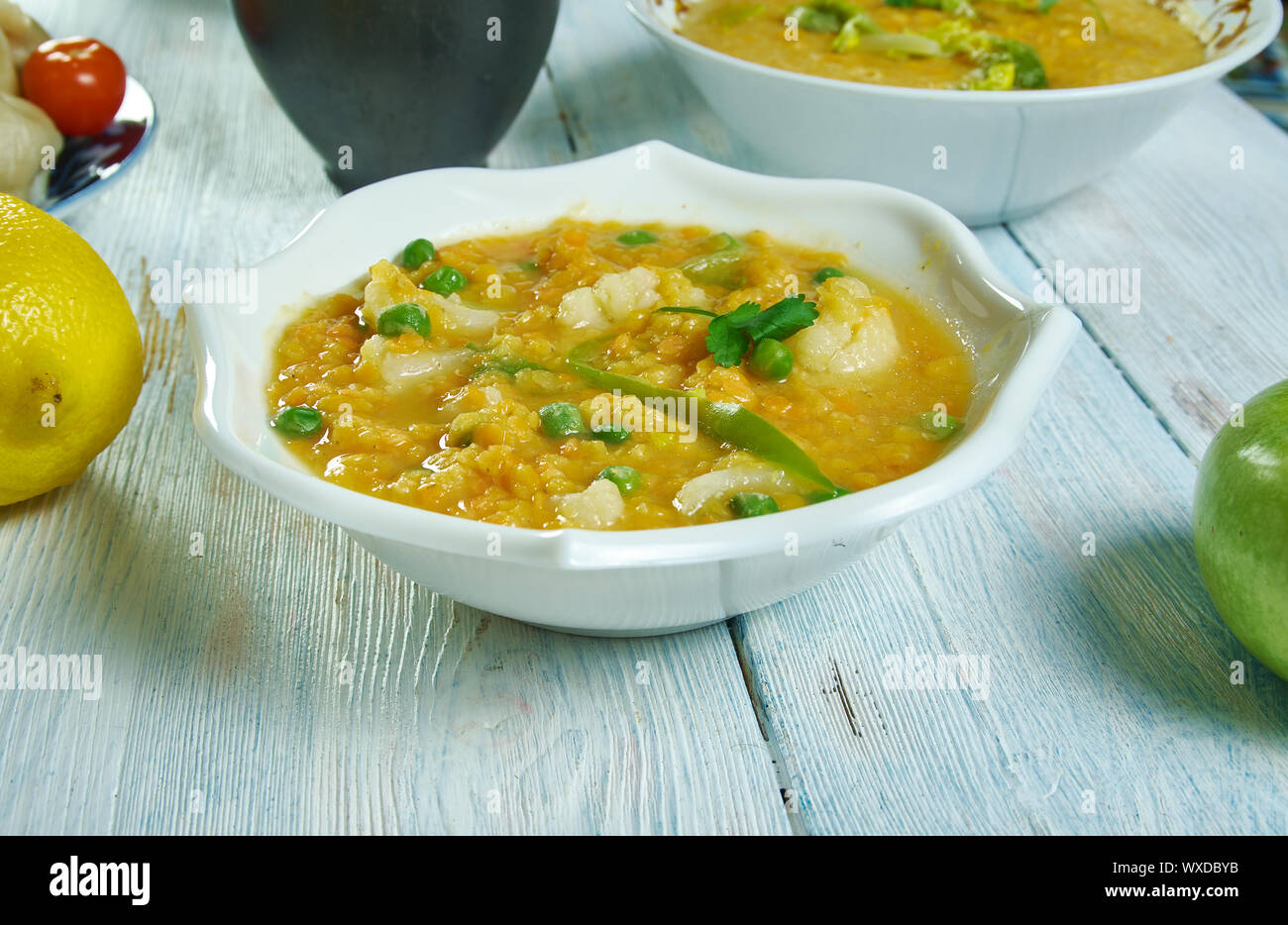 Maharashtrian Gemüse Linsen Eintopf mit Goda Masala Stockfoto