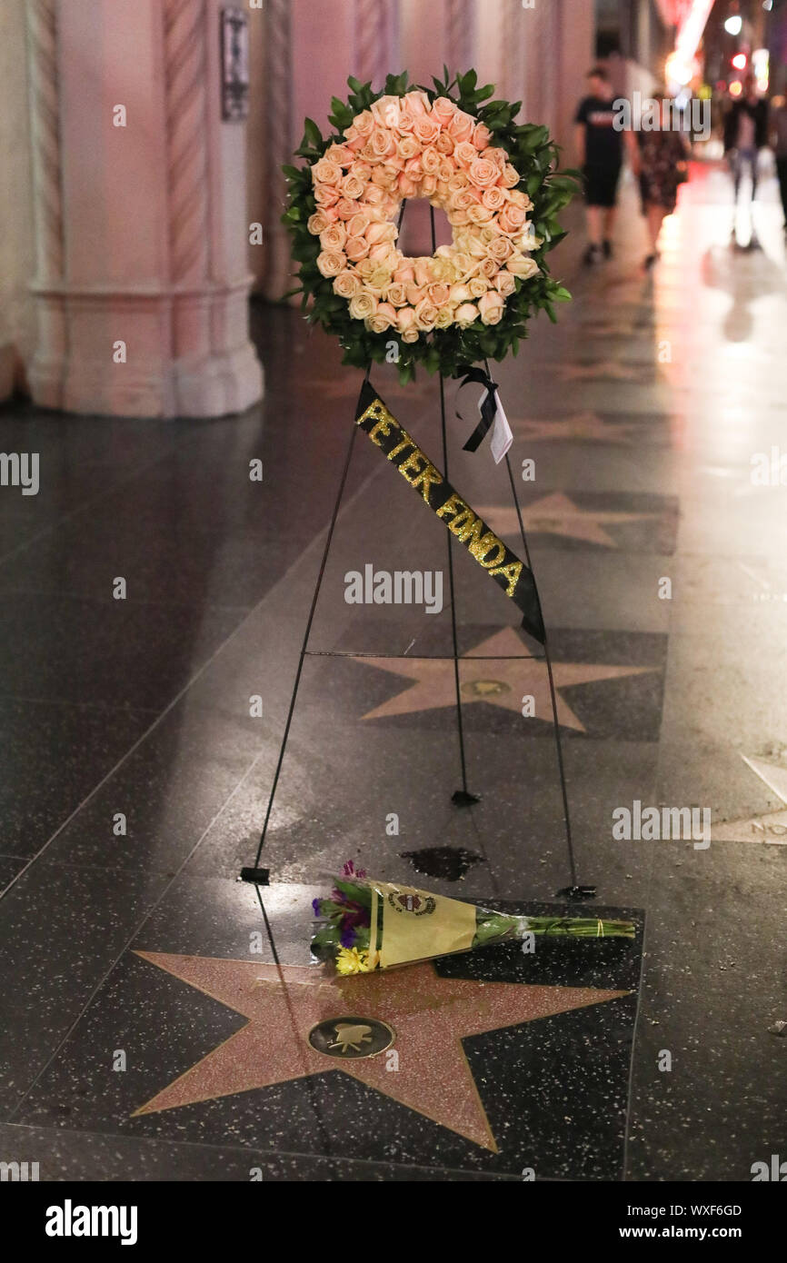 Peter Fonda stirbt im Alter von 79 Jahren nach einer Schlacht mit Lungenkrebs in seinem Haus in Los Angeles. Er ist der Sohn von Henry Fonda und jüngeren Bruder von Jane Fonda. Schauspieler, Regisseur und Schriftsteller, er ist vielleicht am besten für seine Rolle als Hippie Biker im Film "Easy Rider", mit Dennis Hopper bekannt. Mit: Atmosphäre, In: Los Angeles, California, United States Wann: 17 Aug 2019 Quelle: Sheri Determan/WENN.com Stockfoto