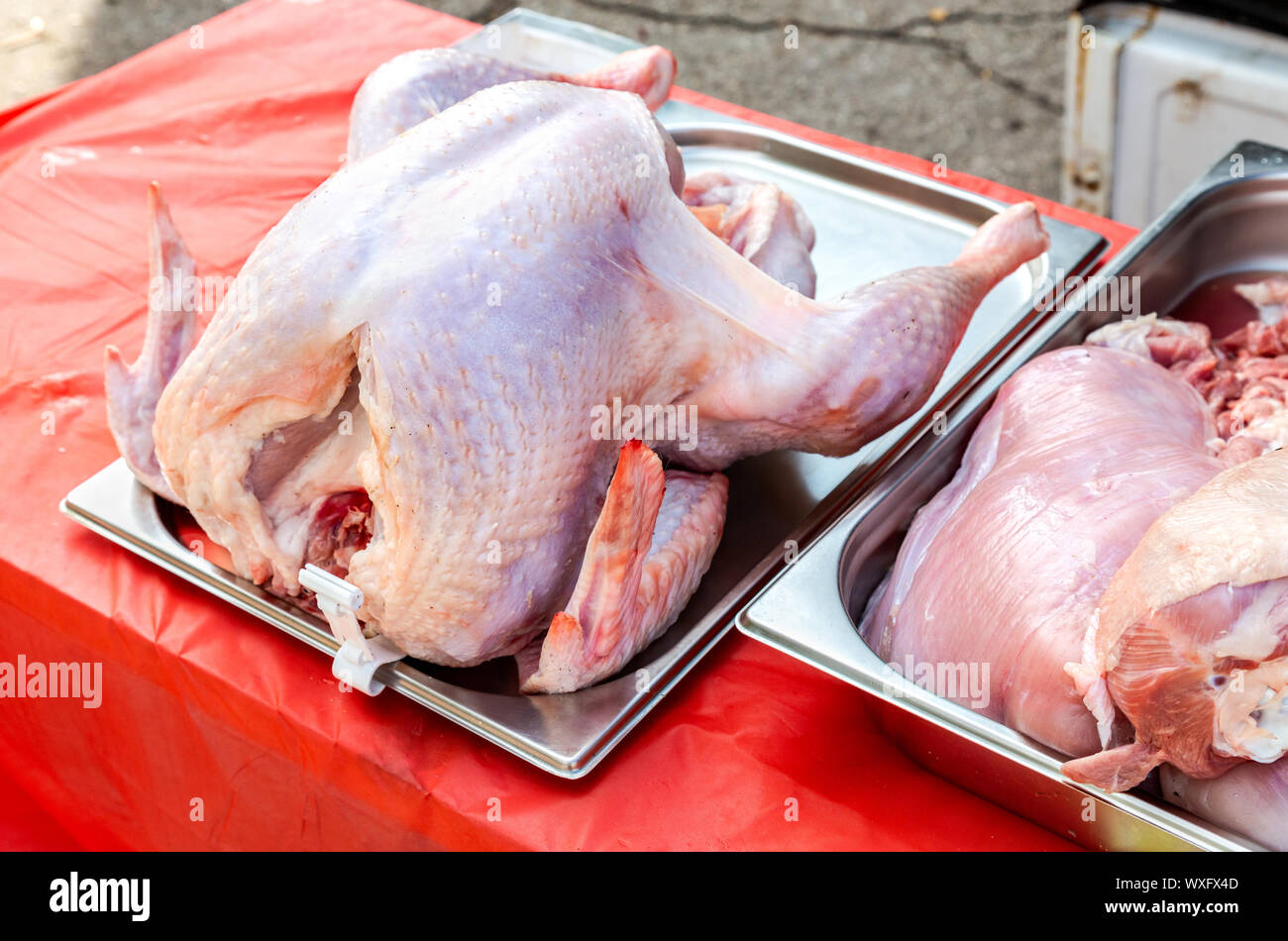 Frisches rohes Putenfleisch bereit zum Verkauf an der Farmers Market Stockfoto