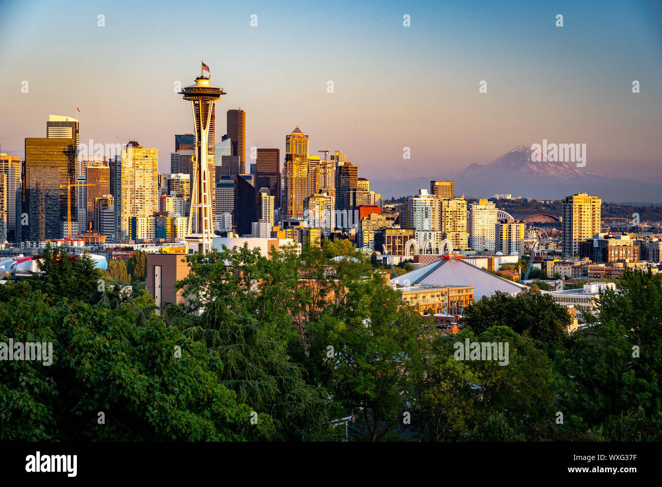 Seattle Downtown übersehen bei Sonnenuntergang Stockfoto