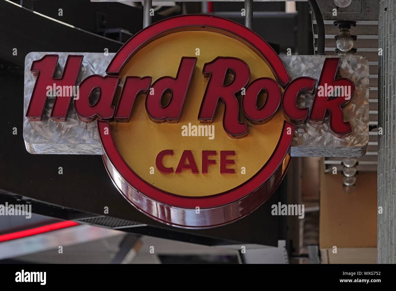 Los Angeles, CA/USA, Nov. 19, 2019: ein Hard Rock Cafe anmelden Hollywood ist außerhalb des beliebten Restaurant kette gezeigt. Nur für redaktionelle Zwecke. Stockfoto