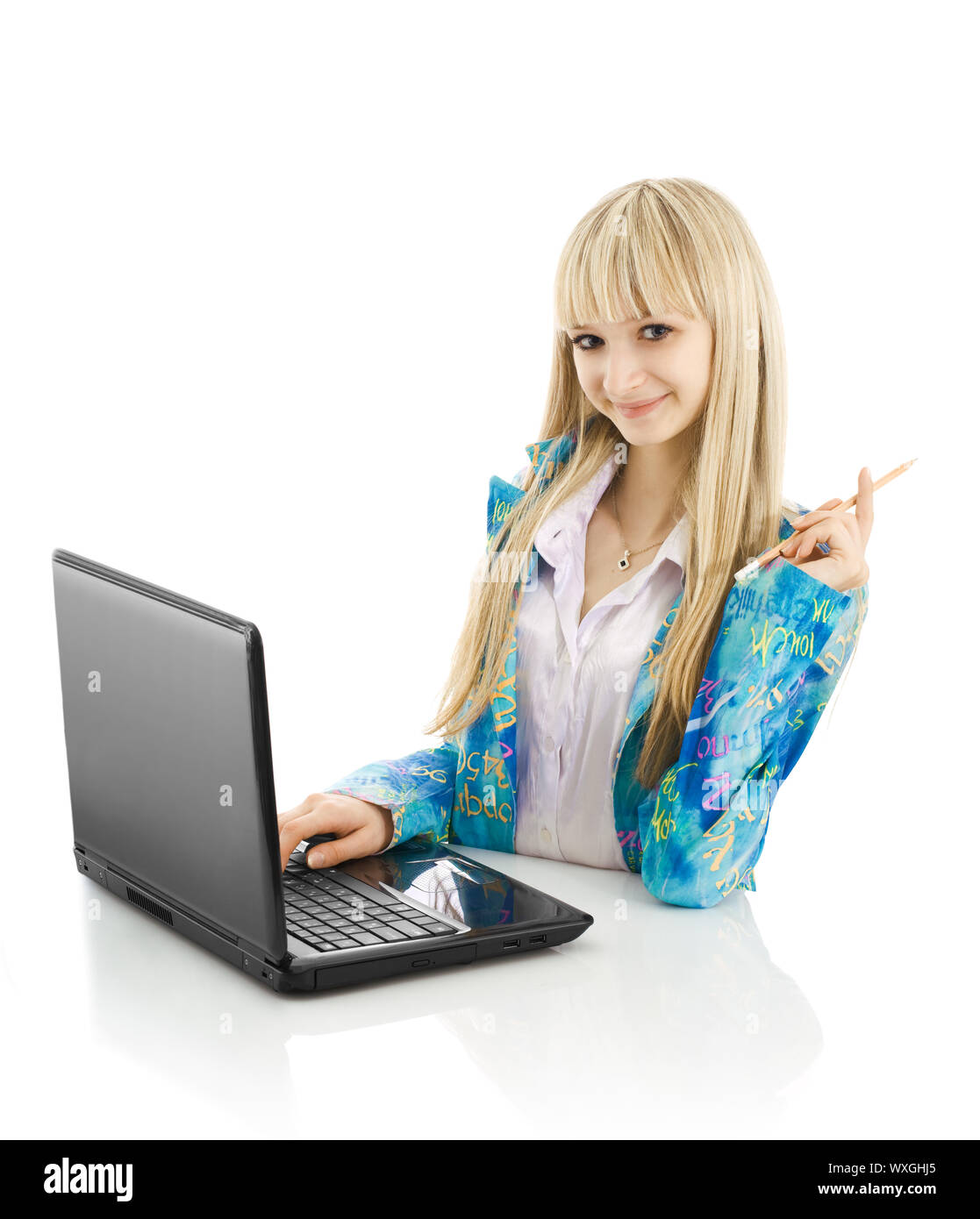 blonde junge Frau mit laptop Stockfoto