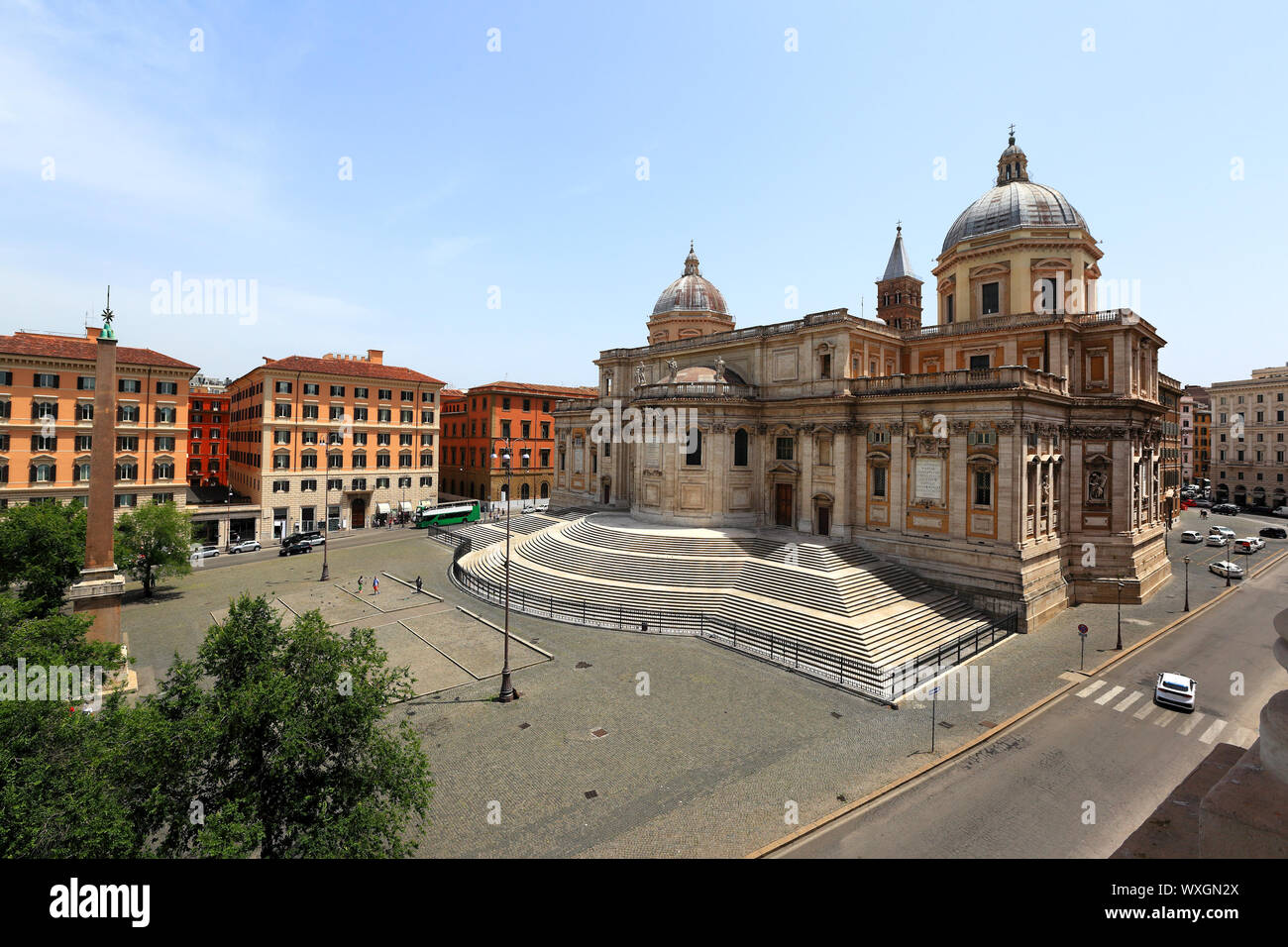 Die Basilika Santa Maria Maggiore und der Piazza dell'Esquilino in Rom, Italien Stockfoto