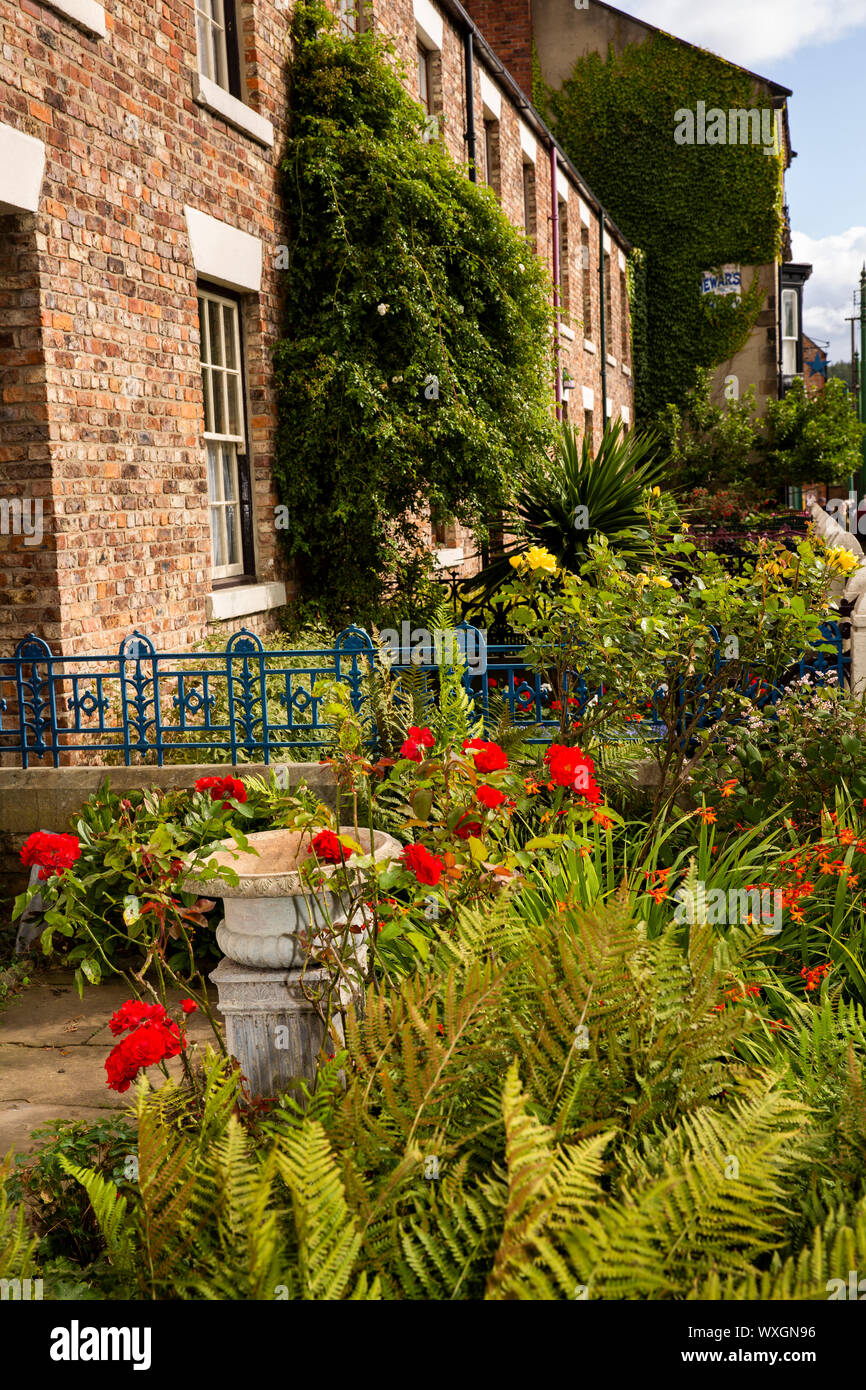 UK, County Durham, Beamish, Museum, Stadt, Main Street, Ravensworth Terrasse Vorgärten Stockfoto