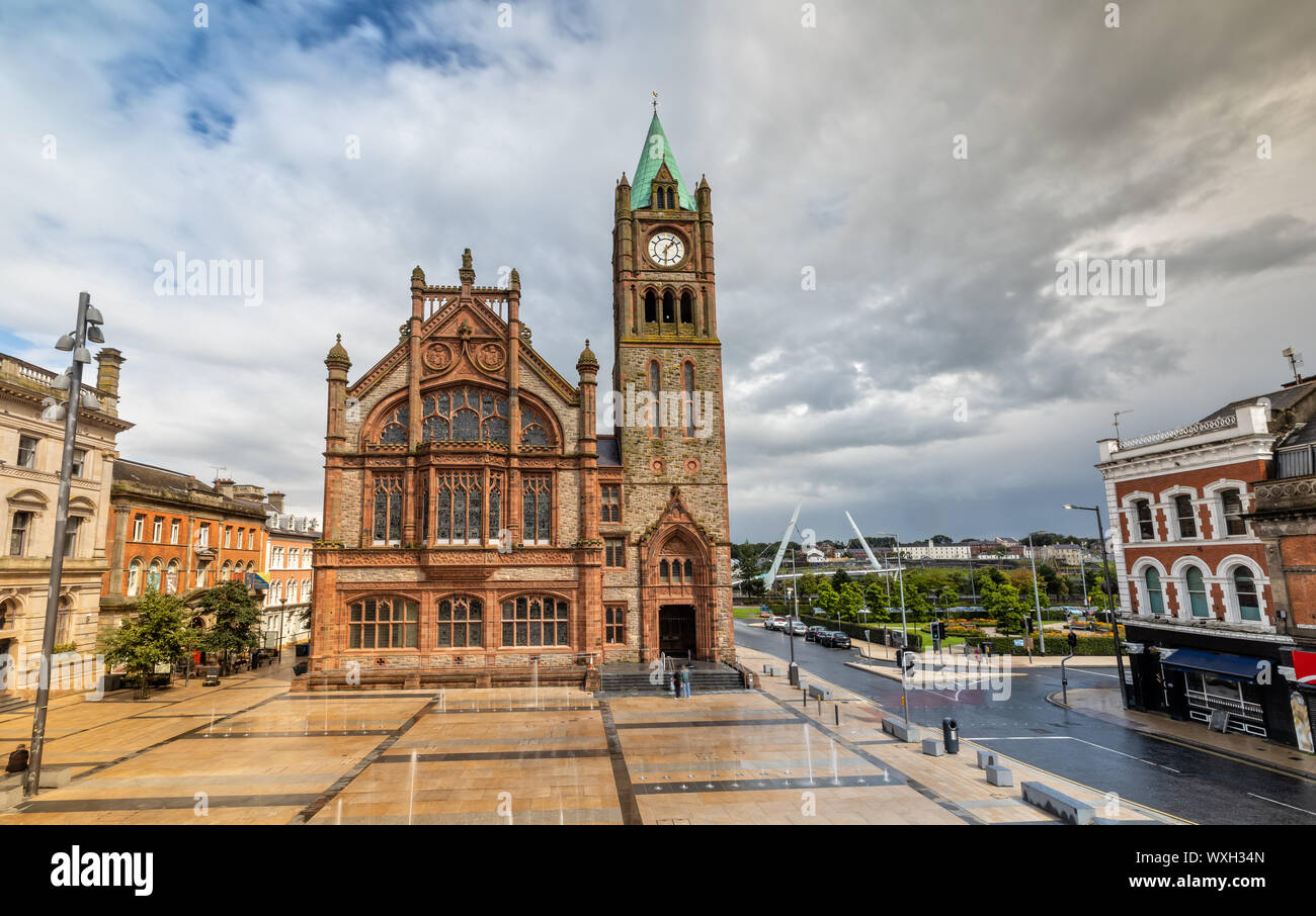 Die Guildhall in Londonderry/Derry, Nordirland Stockfoto