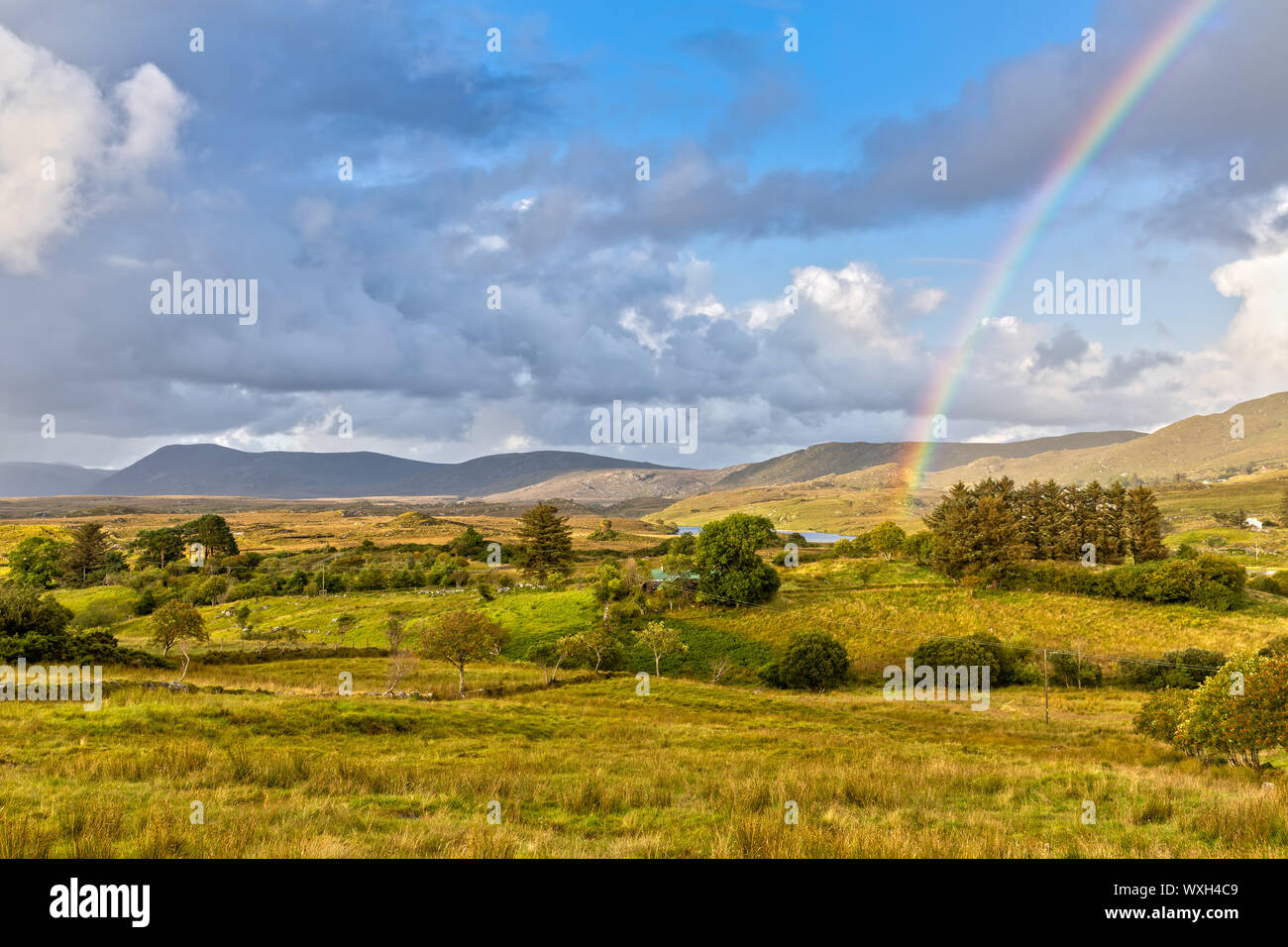 Regenbogen über der Glenveagh National Park, County Donegal, Irland Stockfoto