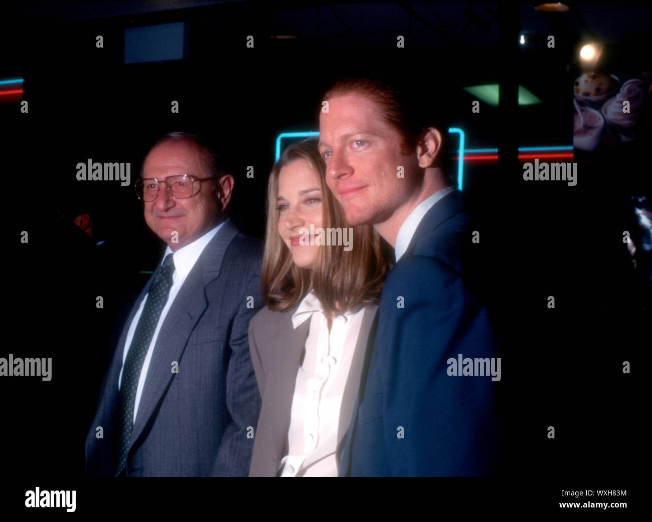 Culver City, Kalifornien, USA, 11. Dezember 1994 Jack Stoltz, Schauspielerin Bridget Fonda und Schauspieler Eric Stoltz besuchen Columbia Pictures' kleine Frauen 'Premiere am 11 Dezember, 1994 bei Mann Culver Plaza 6 in Culver City, Kalifornien, USA. Foto von Barry King/Alamy Stock Foto Stockfoto