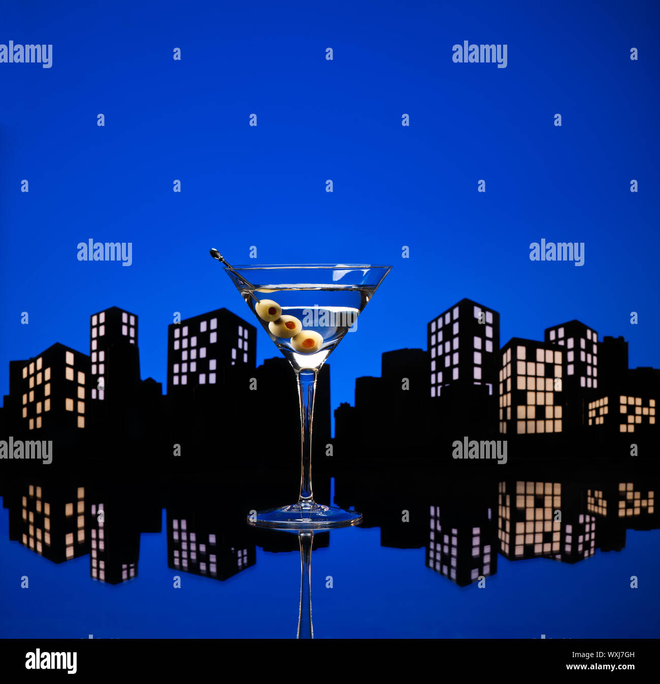 Ein Wodka-Martini, auch bekannt als Vodkatini oder cocktail, Känguru ist ein Cocktail mit Wodka und Wermut, eine Variation des einen Martini. Stockfoto