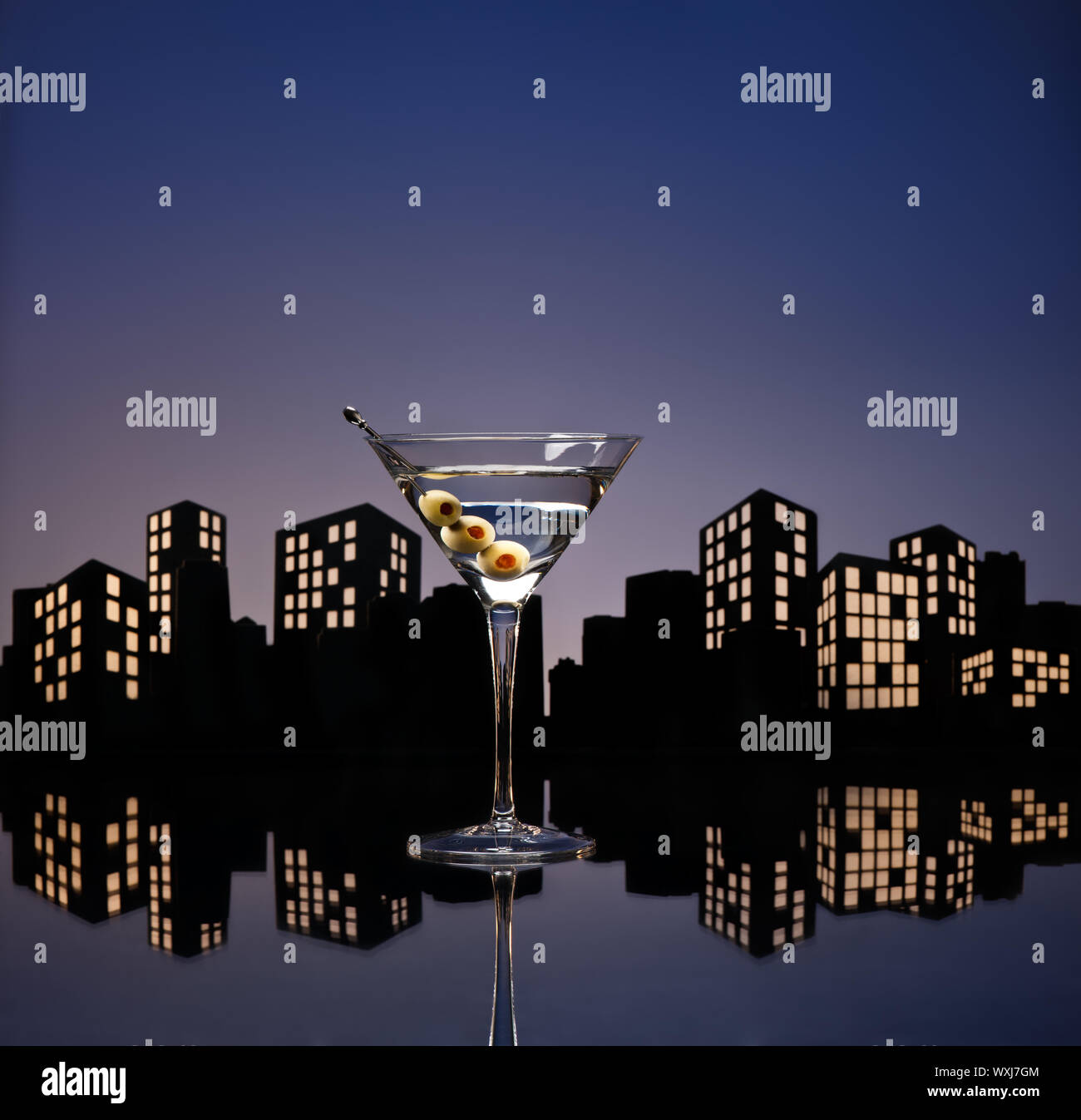 Ein Wodka-Martini, auch bekannt als Vodkatini oder cocktail, Känguru ist ein Cocktail mit Wodka und Wermut, eine Variation des einen Martini. Stockfoto