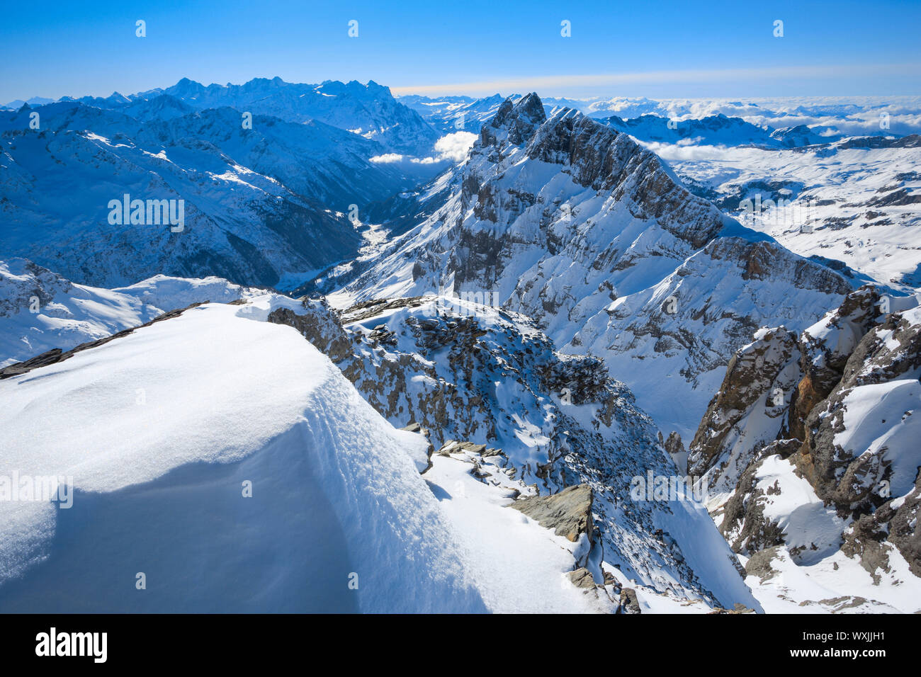 Blick vom Mount Titlis mit Reissend-Nollen und die Wendenstoecke. Berner Alpen, Schweiz Stockfoto