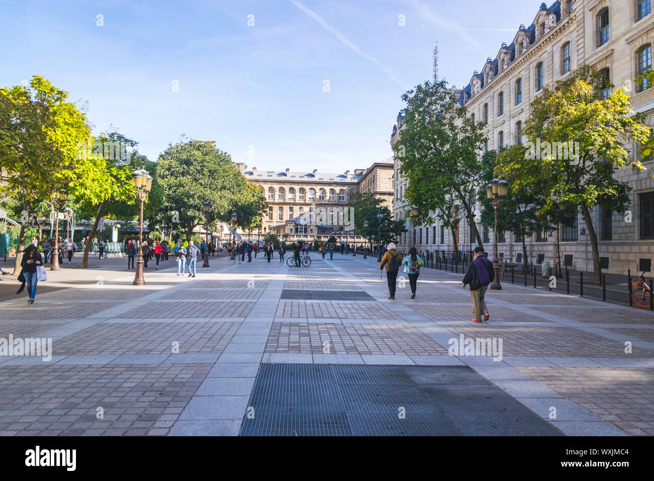 PARIS, Frankreich, 02. Oktober 2018: schöne Platz auf der Insel cite in Paris. Stockfoto