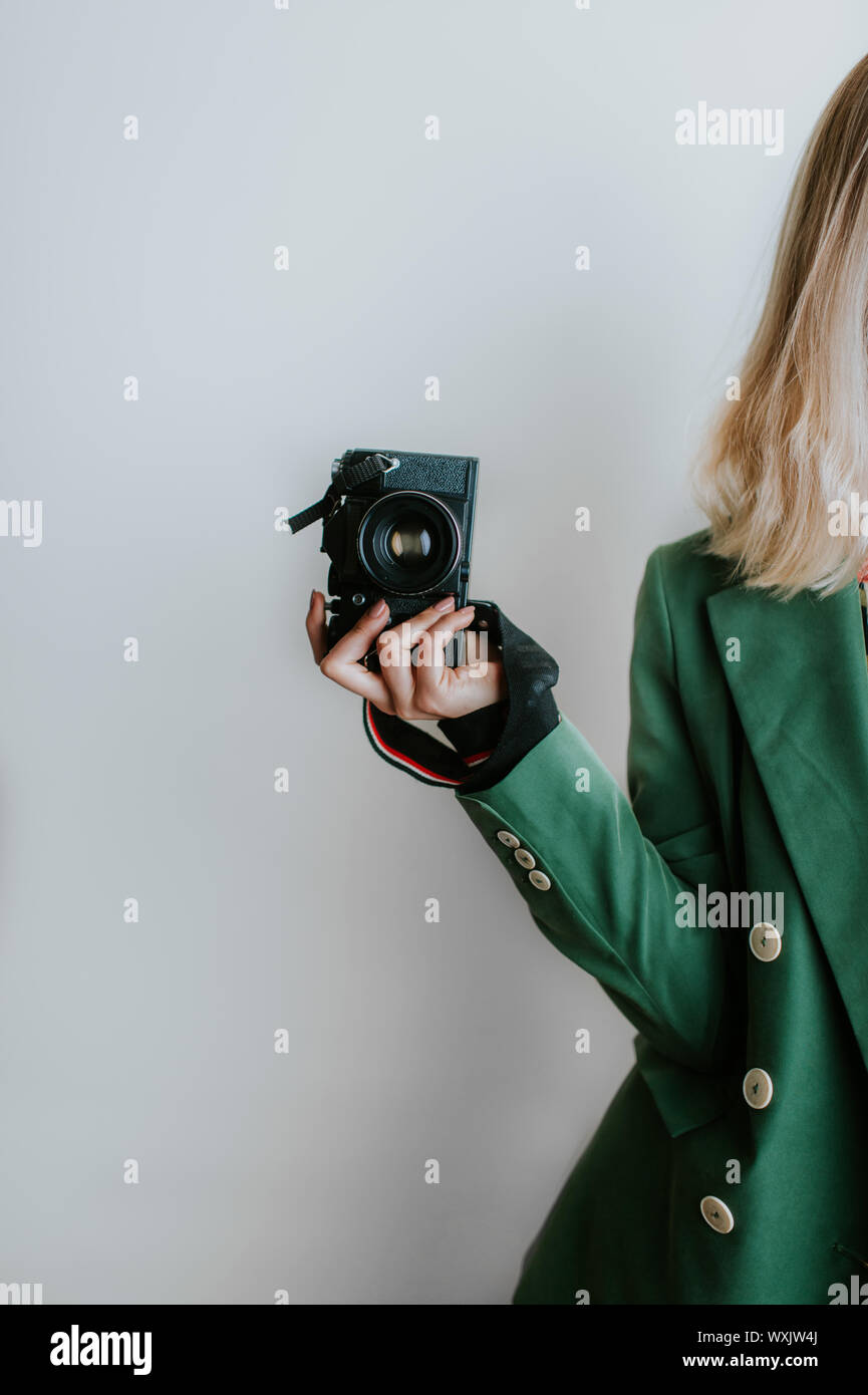 Frau mit einer Kamera Stockfoto