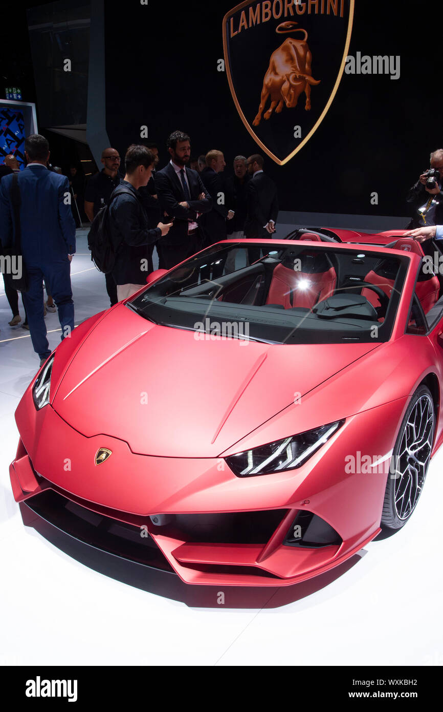 Frankfurt, Deutschland. 10 Sep, 2019. Die Besucher der Lamborghini stand, der Internationalen Automobilausstellung IAA 2019 in Frankfurt, 10.09.2019. | Verwendung der weltweiten Kredit: dpa/Alamy leben Nachrichten Stockfoto