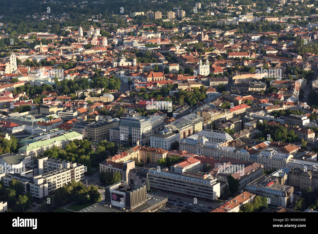 Luftbild der Altstadt von Vilnius, Litauen. 1994 wurde die Altstadt von Wilna wurde in die UNESCO-Liste des Weltkulturerbes. Stockfoto