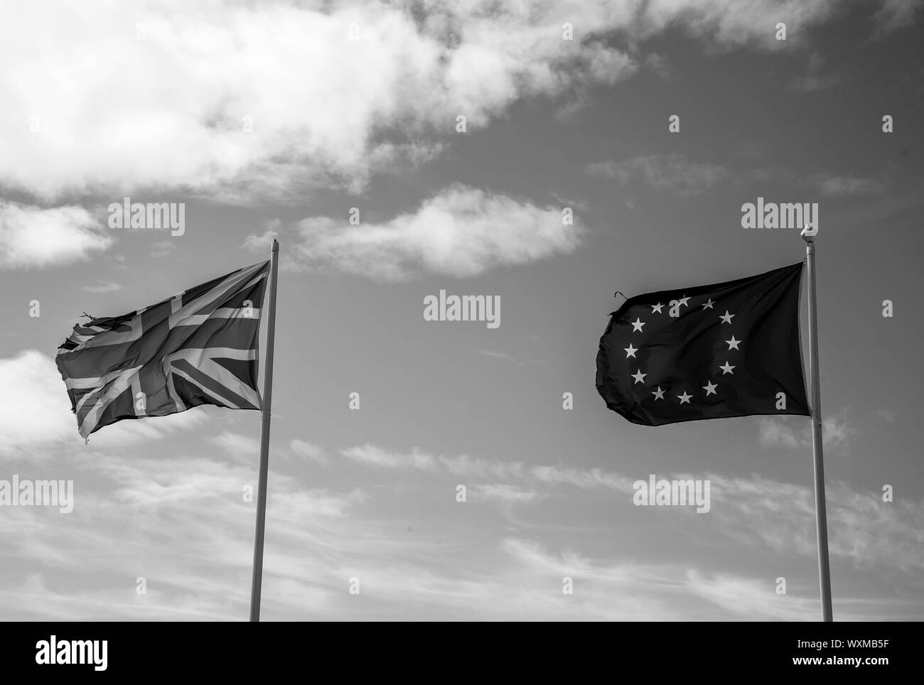 Britische und EU-Flaggen, Wimmereux, Frankreich September 2019 Stockfoto