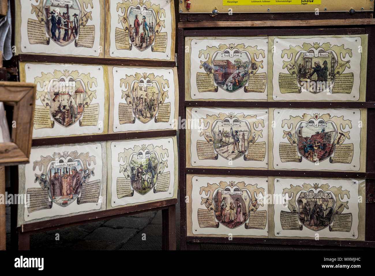 Traditionelle job Bilder zum Verkauf an einem Stand in Dresden, Deutschland Stockfoto