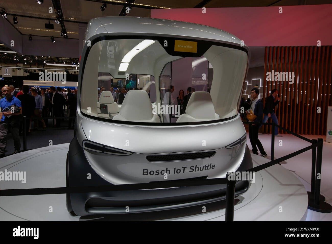 Frankfurt am Main, Deutschland. 12 Sep, 2019. Deutsche Hersteller Bosch zeigt die Bosch IoT-Shuttle, eine autonome, an der 2019 Internationale Automobil-Ausstellung (IAA). (Foto von Michael Debets/Pacific Press) Quelle: Pacific Press Agency/Alamy leben Nachrichten Stockfoto