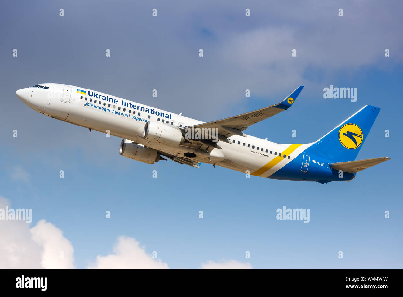 Tel Aviv, Israel - 23. Februar 2019: Ukraine International Airlines Boeing 737-800 Flugzeug am Flughafen Tel Aviv Ben Gurion (TLV) in Israel. Stockfoto