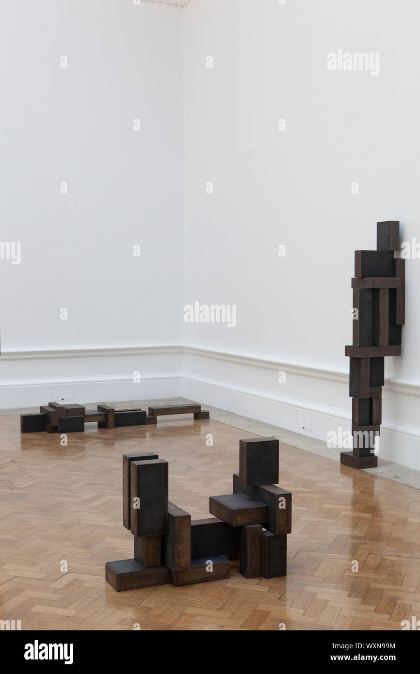 Antony Gormley, eine retrospektive Ausstellung von Skulpturen des britischen Künstlers und Arbeiten auf Papier, öffnet sich an der Royal Academy, Piccadilly am 21. September. Hier gesehen, labworks" (2019). Stockfoto