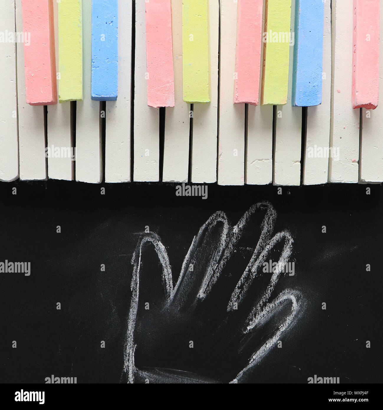 Konzeptionelle Klavier und Piano Player Stockfoto