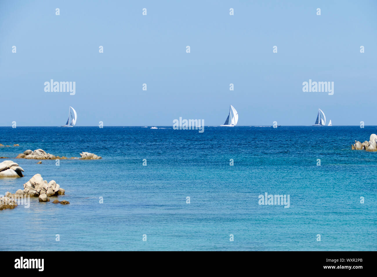 Segelboote in Isola Giardelli, La Maddalena, Sardinien, Italien. Stockfoto