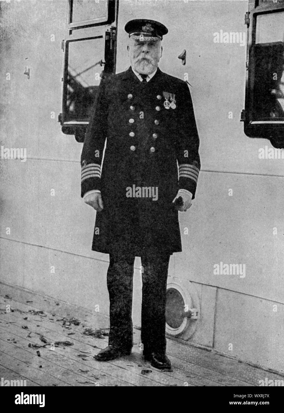 Kapitän E J Smith des Schiffes 'Titanic', 1911. Edward John Smith (1850-1912) war ein britischer Marineoffizier. Er diente als Meister von mehreren Schiffen der White Star Line. Er war der Kapitän der RMS Titanic und starb, als das Schiff auf seiner Jungfernfahrt sank. Stockfoto