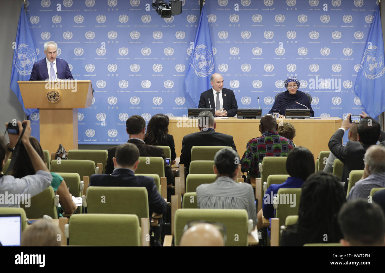 New York, NY, USA. 17 Sep, 2019. Vereinten Nationen, New York, USA, 17. September 2019 - Stellvertretender Generalsekretär Amina Mohammed (rechts) und Luis Alfonso De Alba, des VN-Generalsekretärs für die 2019 Klimagipfel, kurzen Druck auf den Tagungen auf hoher Ebene der 74. Tagung der UN-Generalversammlung heute am Hauptsitz der Vereinten Nationen in New York. Foto: Luiz Rampelotto/EuropaNewswire. PHOTO CREDIT OBLIGATORISCH. Credit: Luiz Rampelotto/ZUMA Draht/Alamy leben Nachrichten Stockfoto