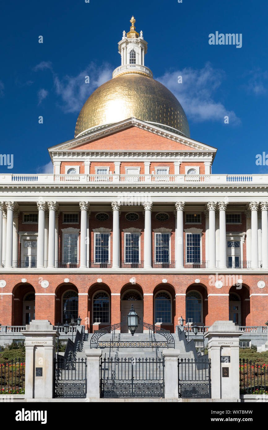 Massachusetts State House der Sitz der Regierung, mit der goldenen Kuppel und Spalten in der Stadt Boston, USA Stockfoto