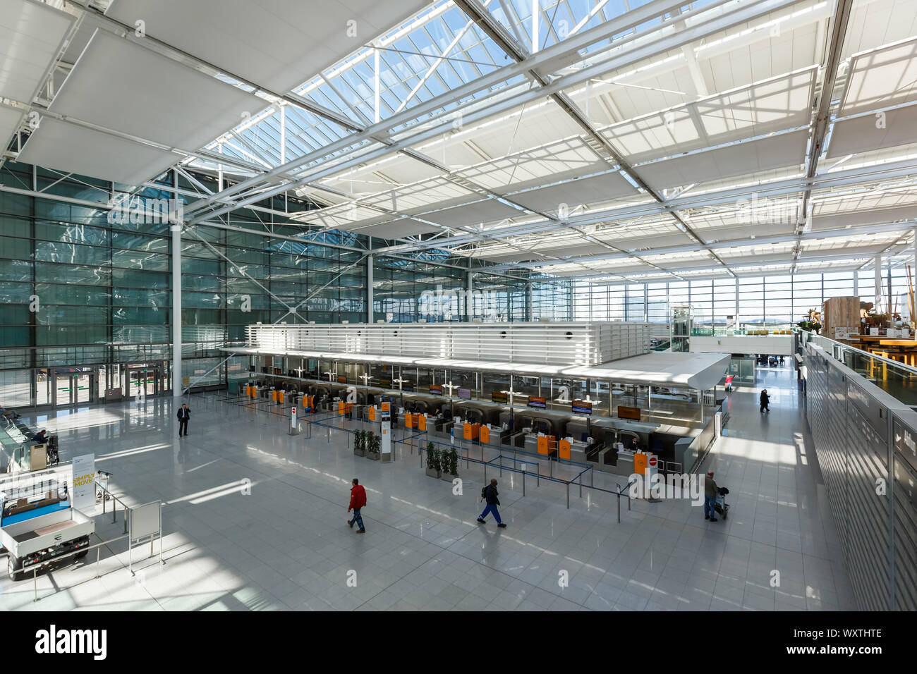 München, Deutschland - 14. Februar 2019: Lufthansa Terminal 2 am ...