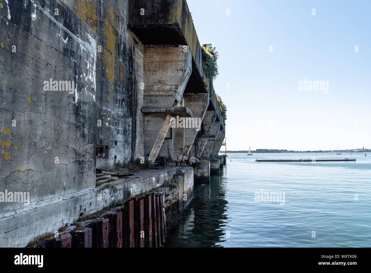 Lorient, Frankreich - 3. August 2018: keroman Submarine Base. Es war ein deutsches U-Boot Basis in Lorient im Zweiten Weltkrieg entfernt Stockfoto