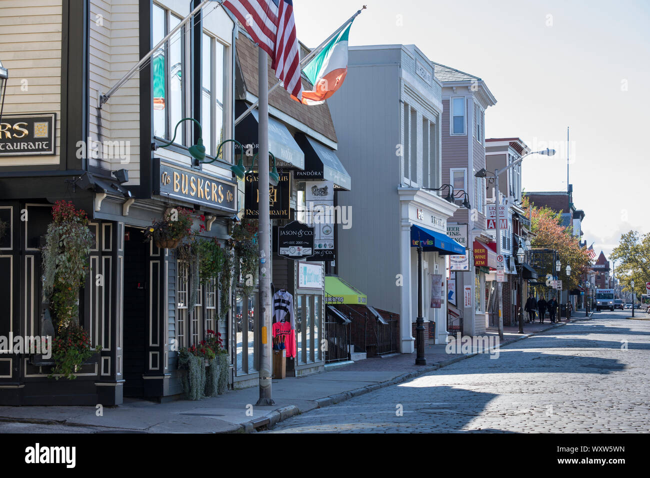 Buskers Restaurant in der Straßenszene in Newport, Rhode Island, USA Stockfoto