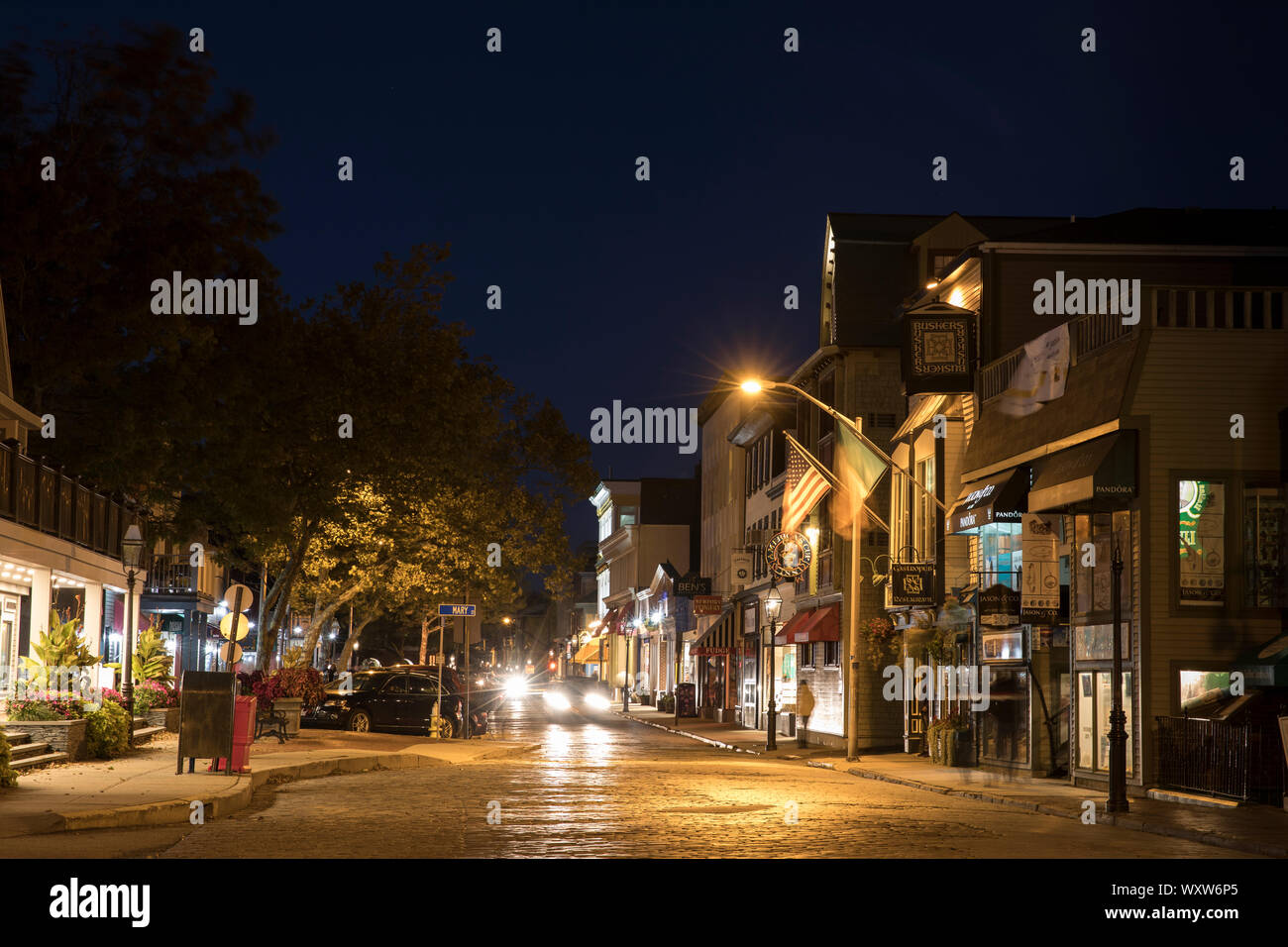 Nächtliche Straßenszene in Newport, Rhode Island, USA Stockfoto