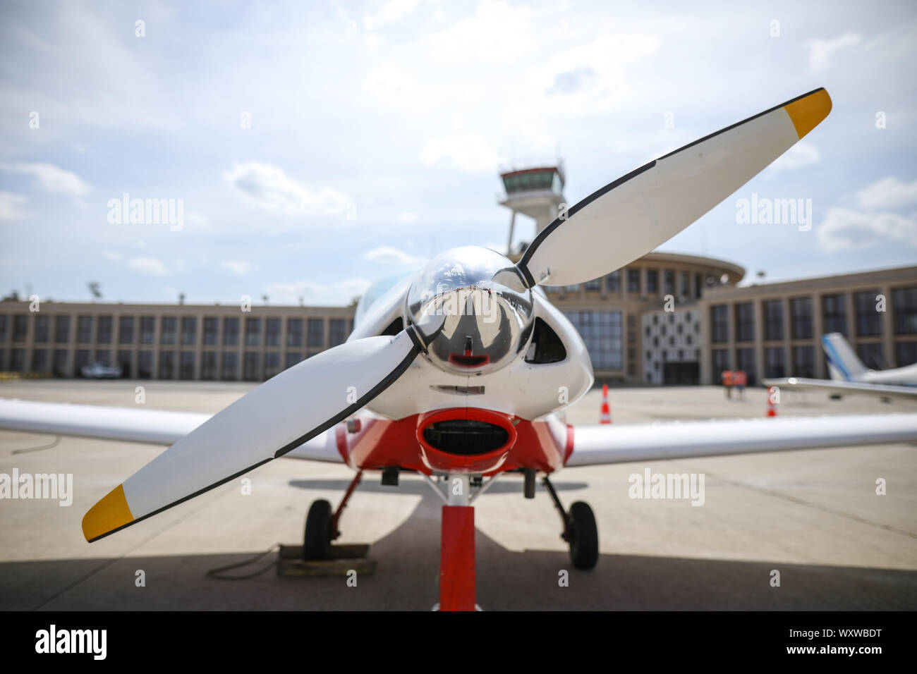 Flache Tiefenschärfe Bild mit dem vorderen Propellers eines leichten Flugzeugen Stockfoto
