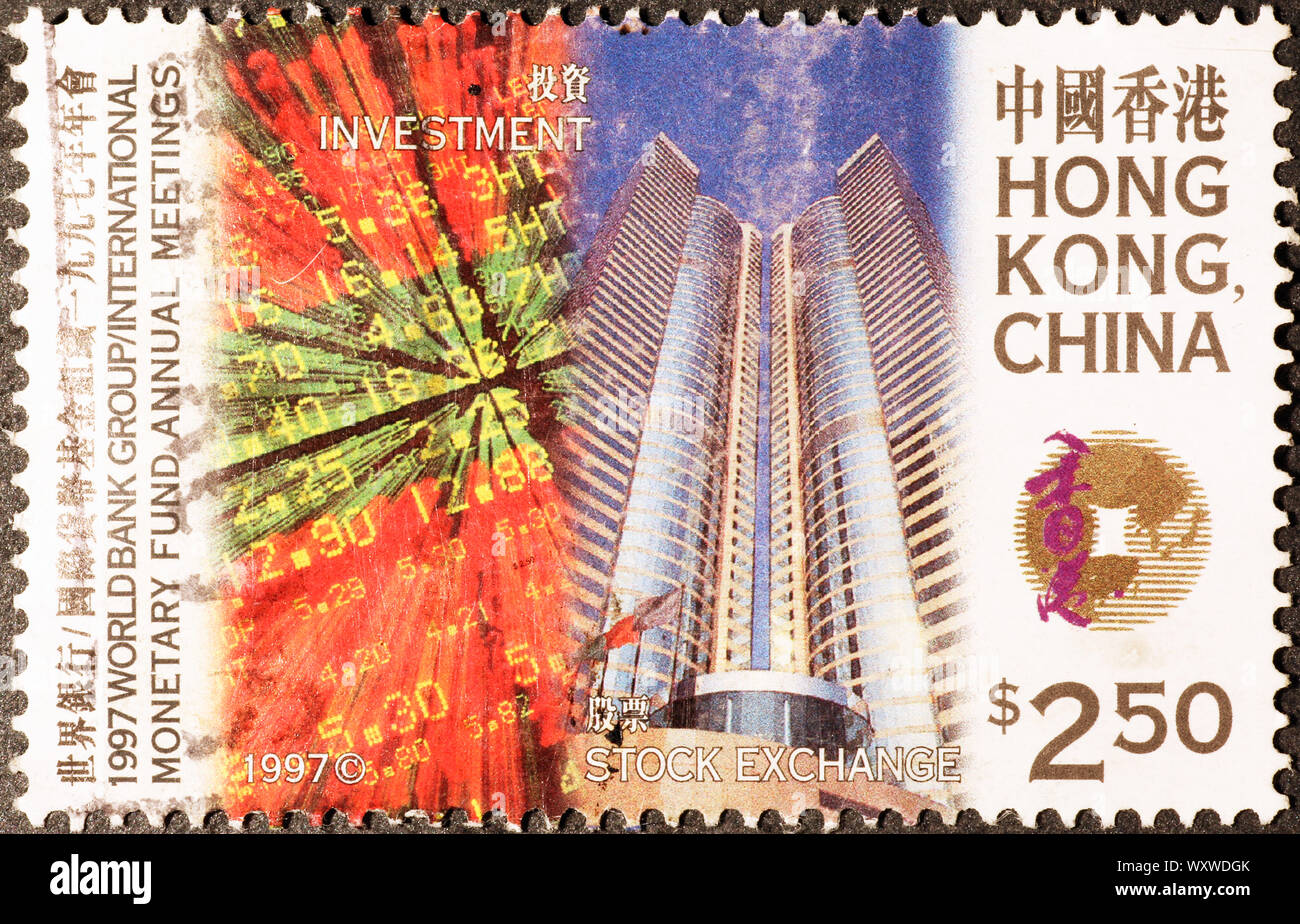 Hong Kong Stock Exchange auf chinesische Briefmarke Stockfoto