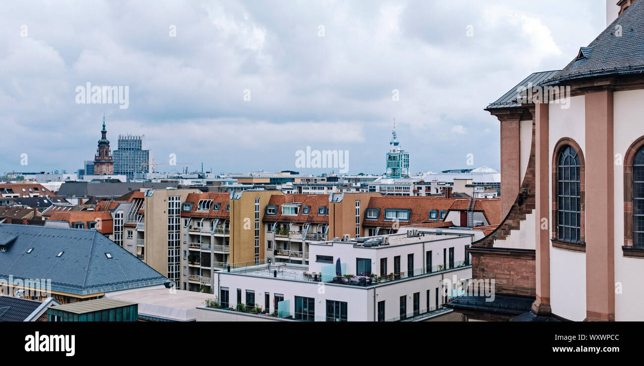 Mannheim, Deutschland: Panoramablick auf das Stadtbild mit barocken Jesuitenkirche Stockfoto