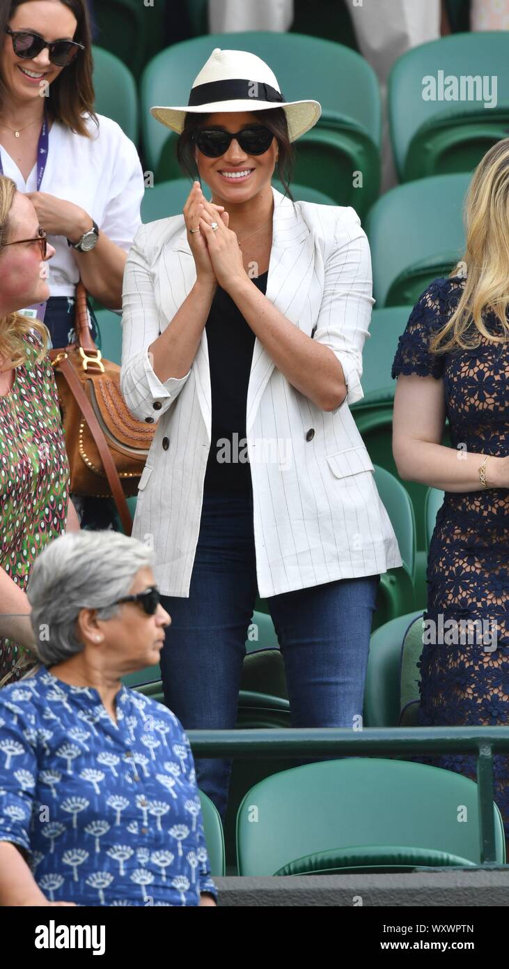 Meghan, Herzogin von Sussex nimmt an Tag 4 der Wimbledon Tennis Meisterschaften bei den All England Lawn Tennis und Croquet Club am 04. Juli 2019 in London, England. Stockfoto