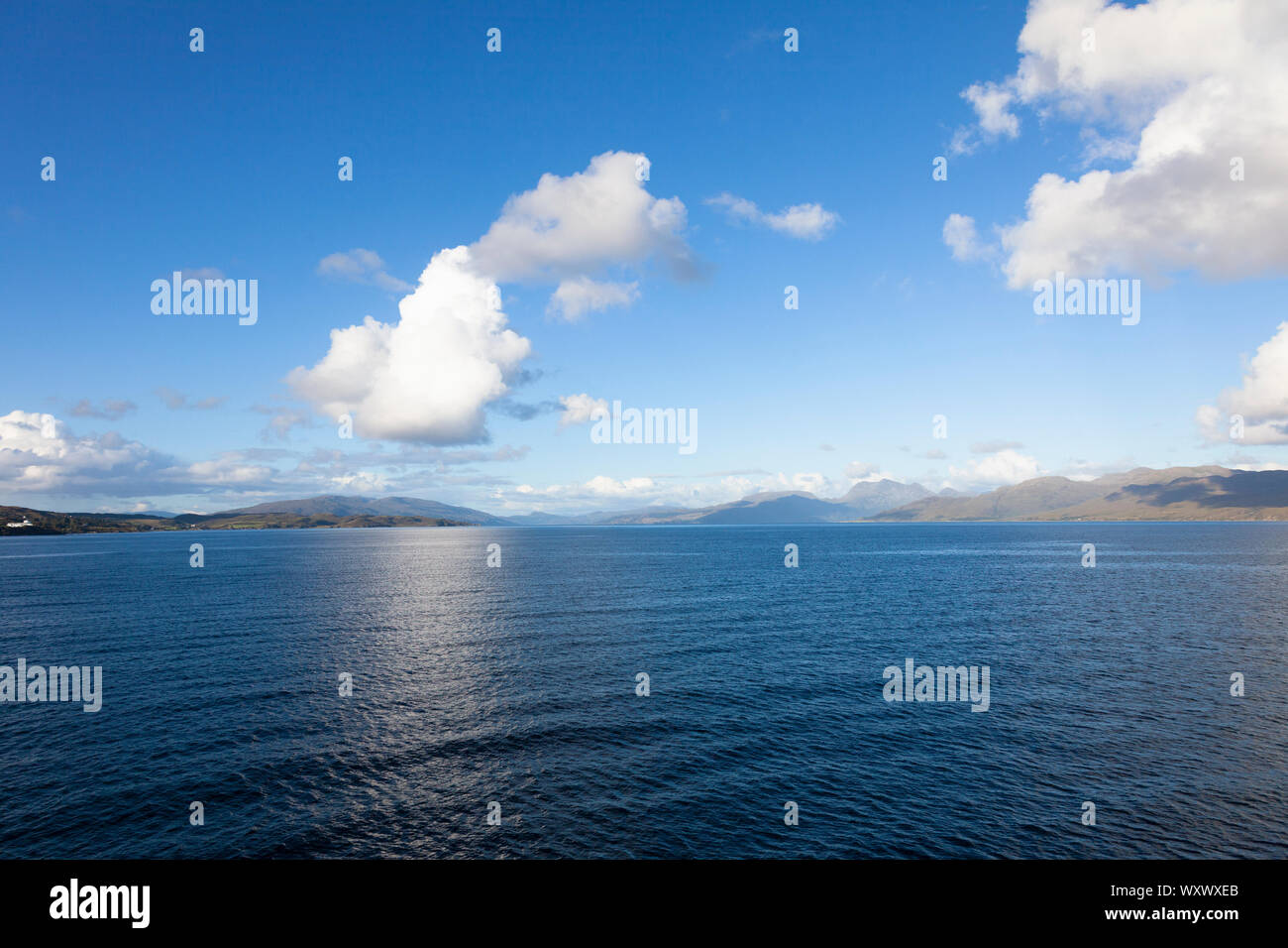 Großbritannien, Schottland, Western Highlands, Sound of Sleat, Isle of Skye aus in der Nähe von Mallaig Hafen Stockfoto