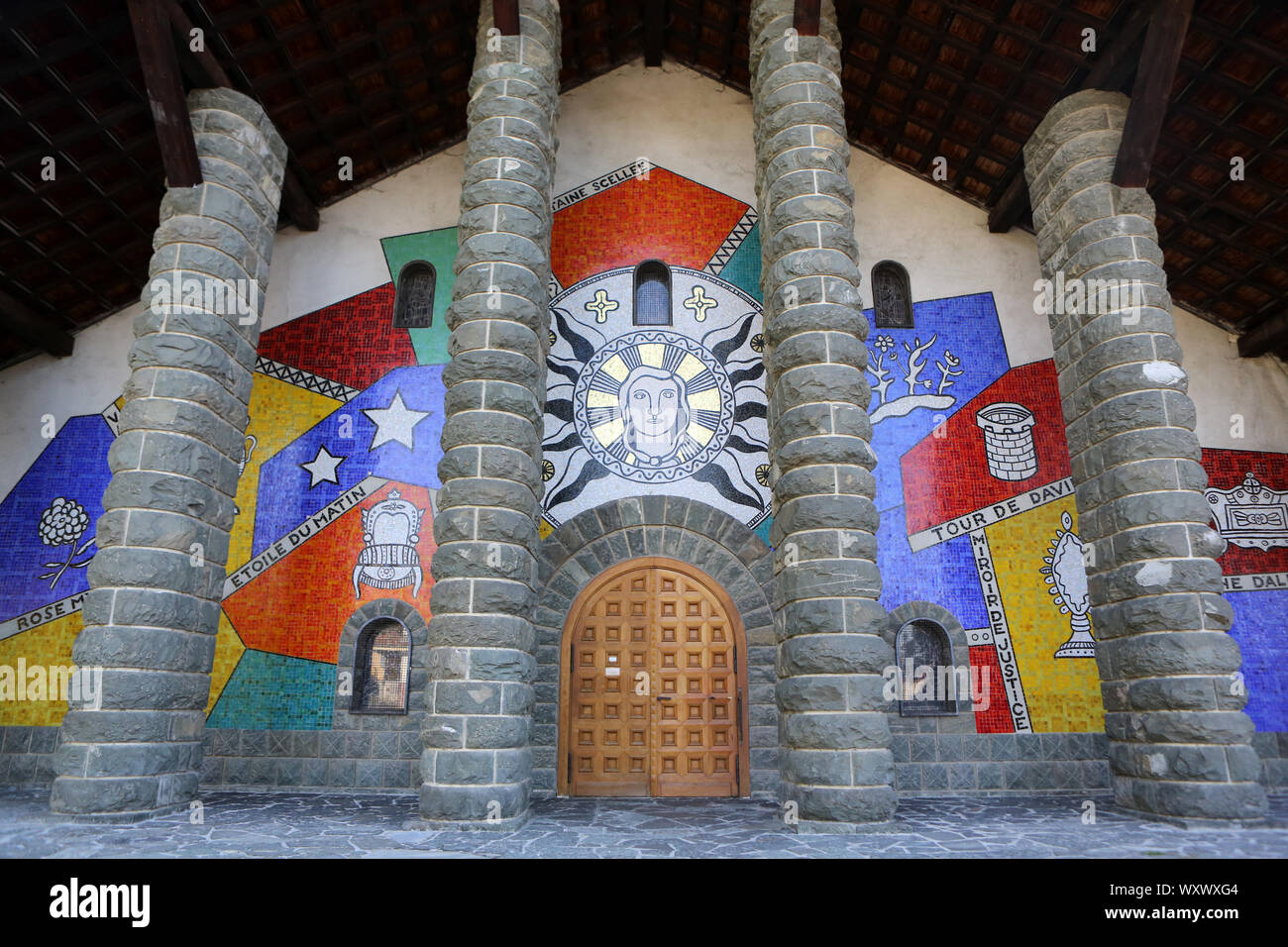 Eglise Notre-Dame de Toute Grâce. Plateau d'Assy. Frankreich. Unsere Lieben Frau voller Gnade vom Plateau d'Assy. Passy. Frankreich. Stockfoto