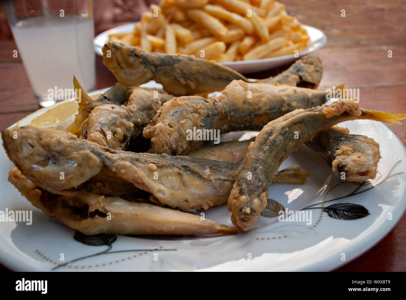Fisch in einem kleinen Restaurant am Meer; Stockfoto