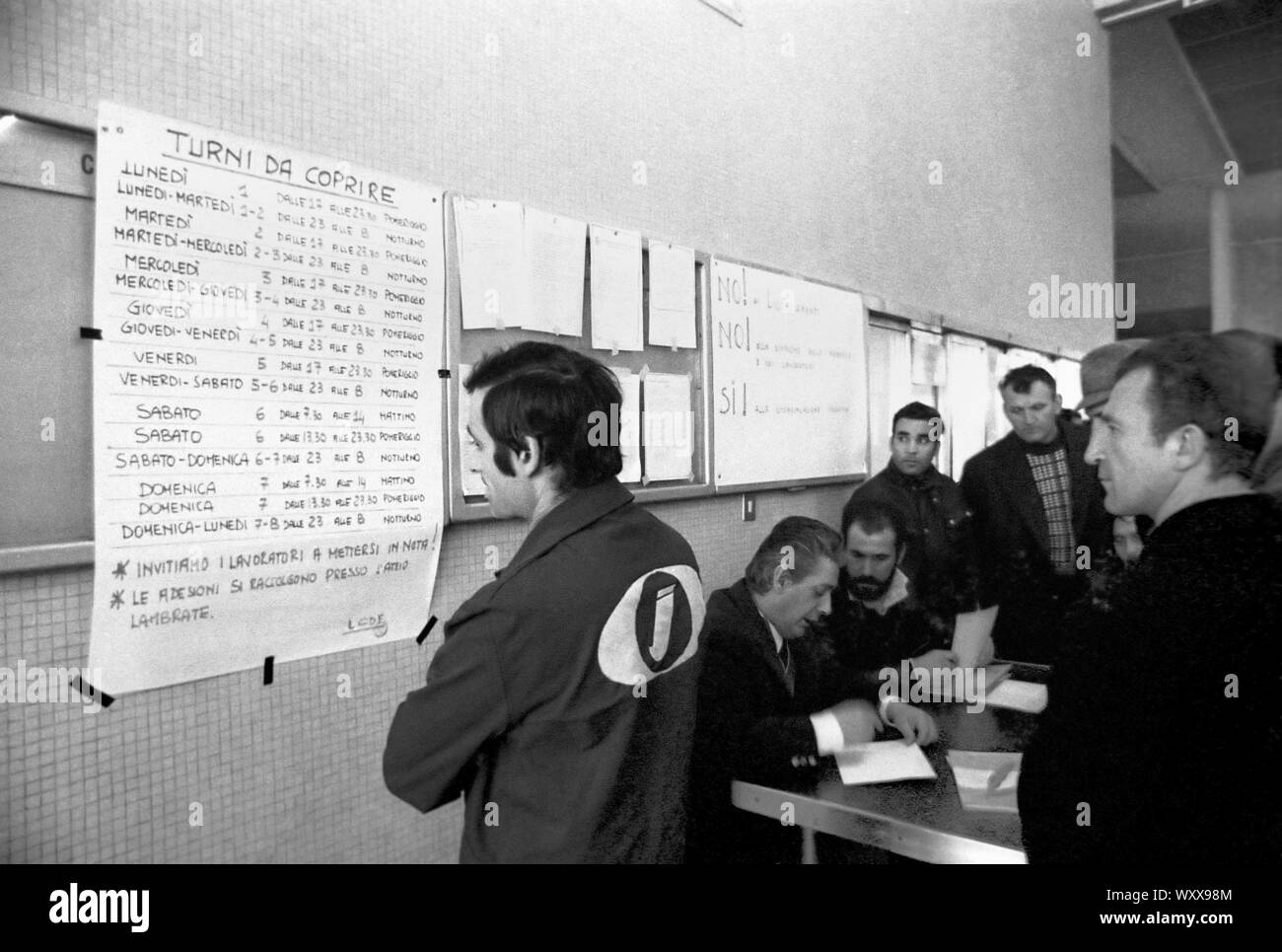 Mailand (Italien), 1975, Innocenti Leyland Autofabrik in Lambrate Arbeitnehmer aufhalten, für Protest gegen Entlassungen Stockfoto