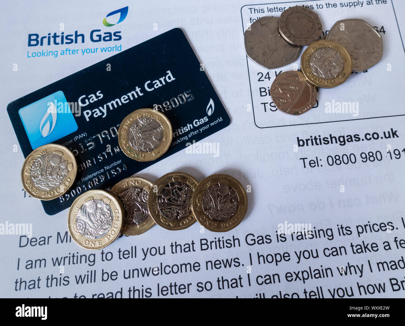 British Gas Payment Card auf Brief von British Gas, die erklärt, warum die Preise steigen. Stockfoto